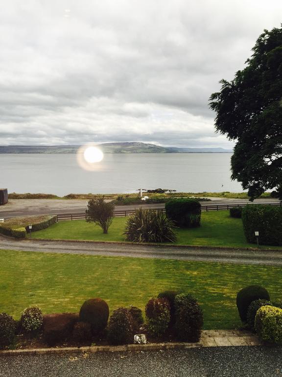 Admiralty House Bed and Breakfast Moville Rum bild